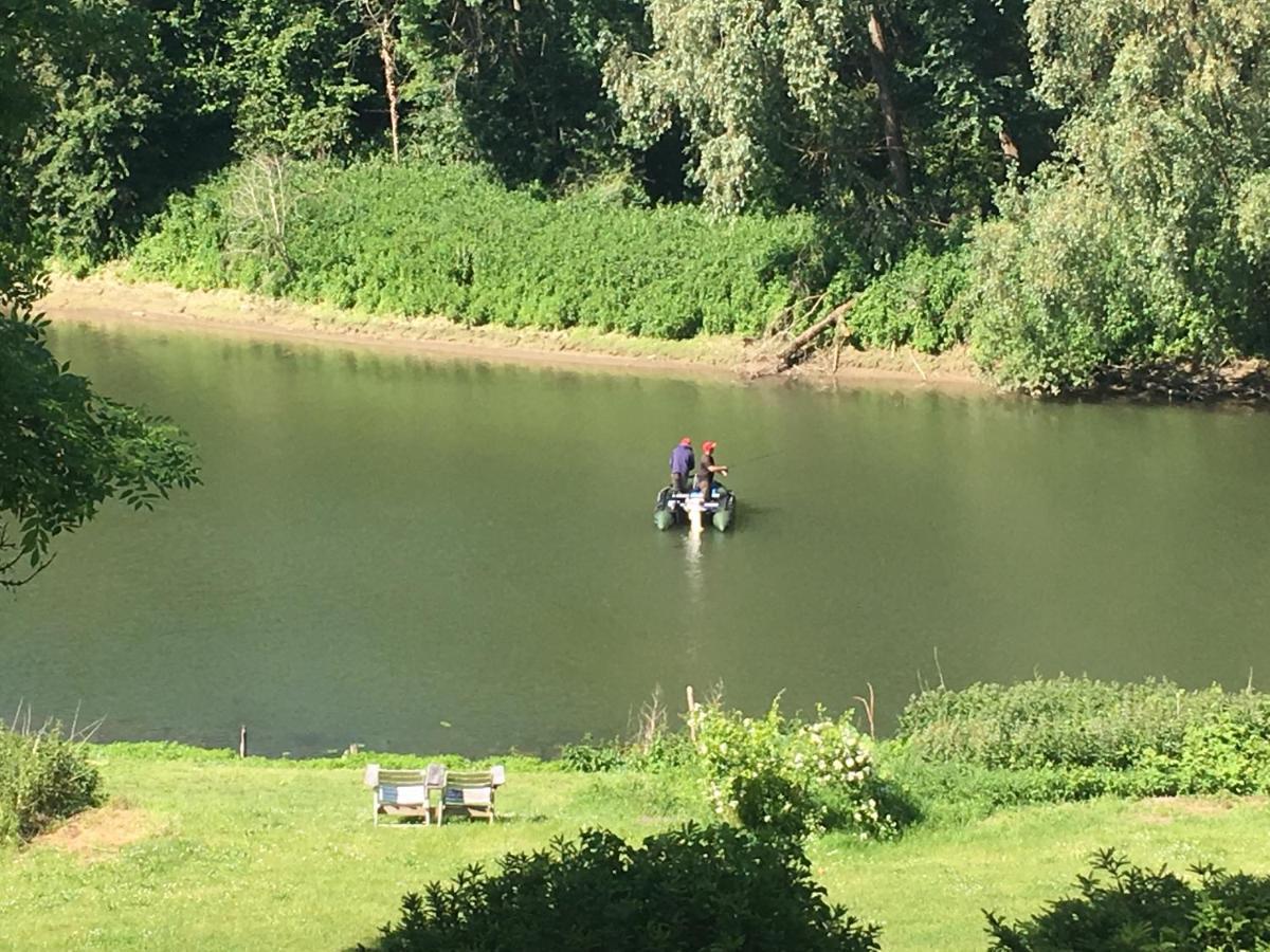 En Bord De Seine Panzió Vétheuil Kültér fotó
